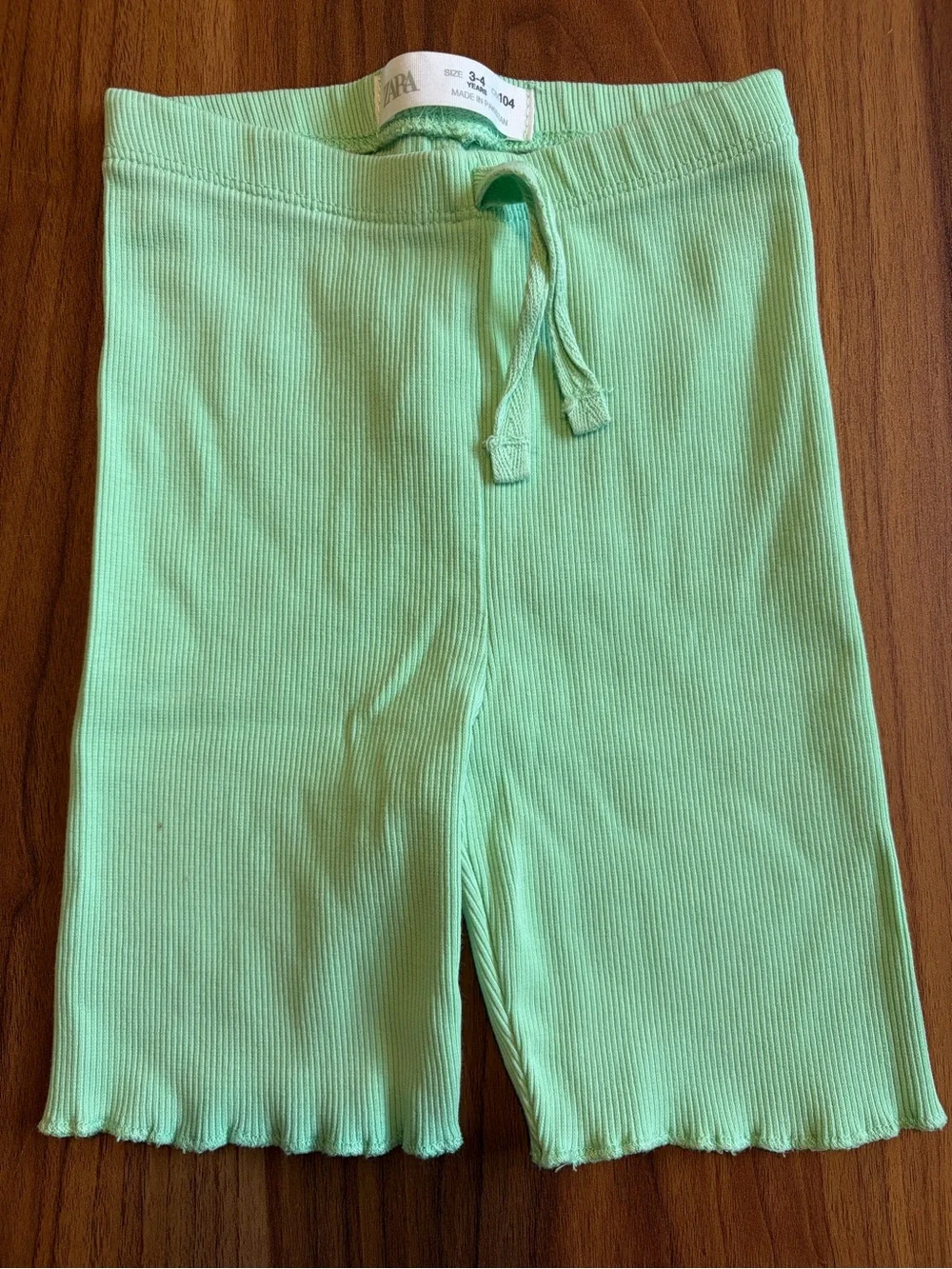 Zara 3-4Y Light Green Shorts & Hoodie Set